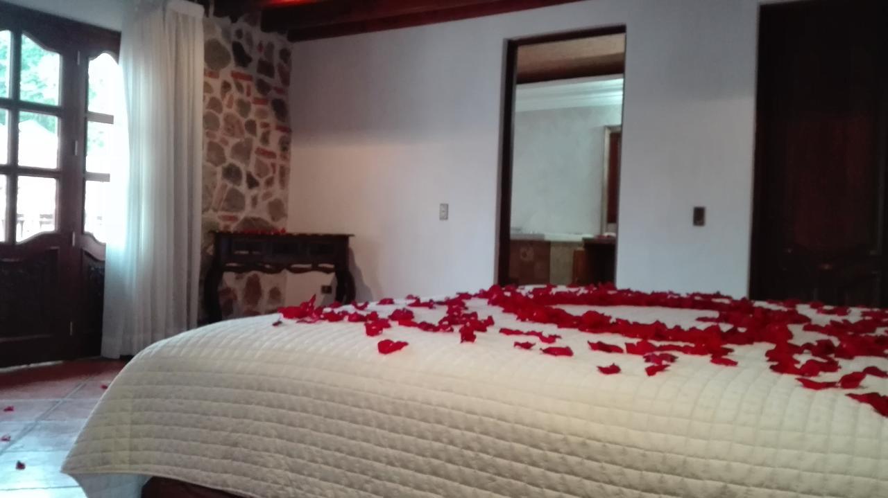 Bed and Breakfast La Casa De La Alameda Антигуа-Гватемала Экстерьер фото